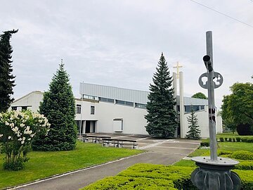 Kath. Pfarrkirche Zur Heiligen Dreifaltigkeit
